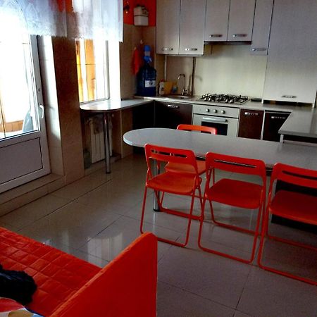 Apart Club Kosmo Apartment Chernivtsi Exterior photo